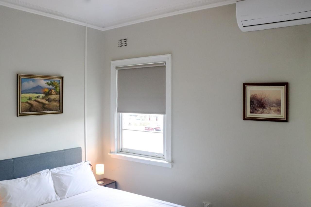 Tates Hotel Windsor Extérieur photo